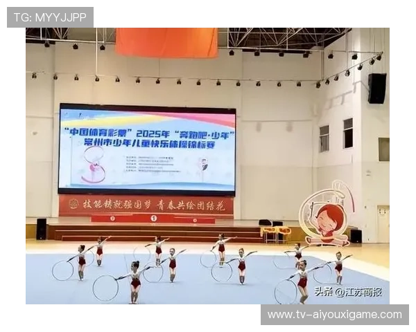 青少年体操选手进步显著 教练获表扬，青少年体操锦标赛