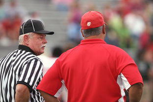 爱游戏官网首页-教练战术布置频繁调整引发讨论，教练在布置战术时讲到了常用的比赛阵型